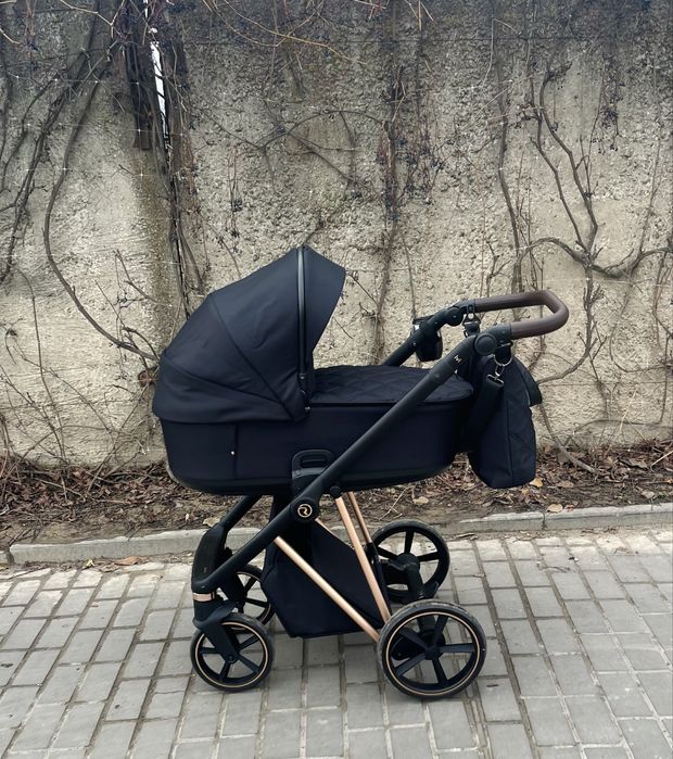 Коляска Roan Ivi 2в1