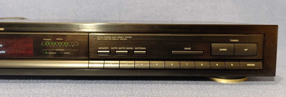 DENON model TU-560