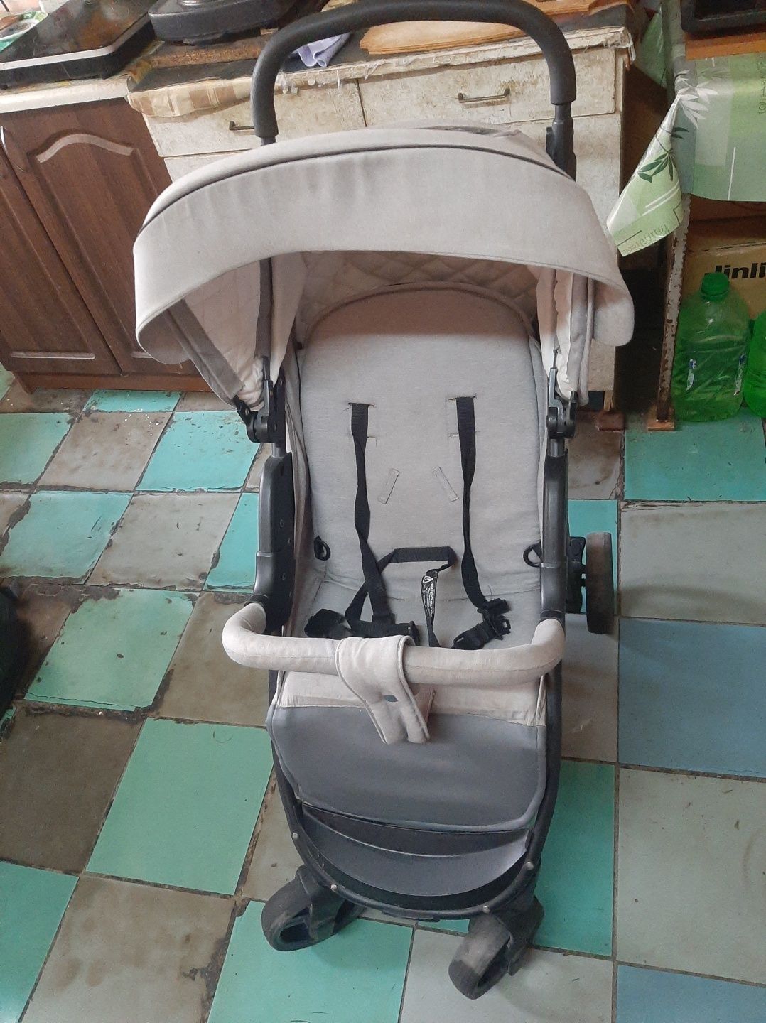 Продам прогулочную коляску