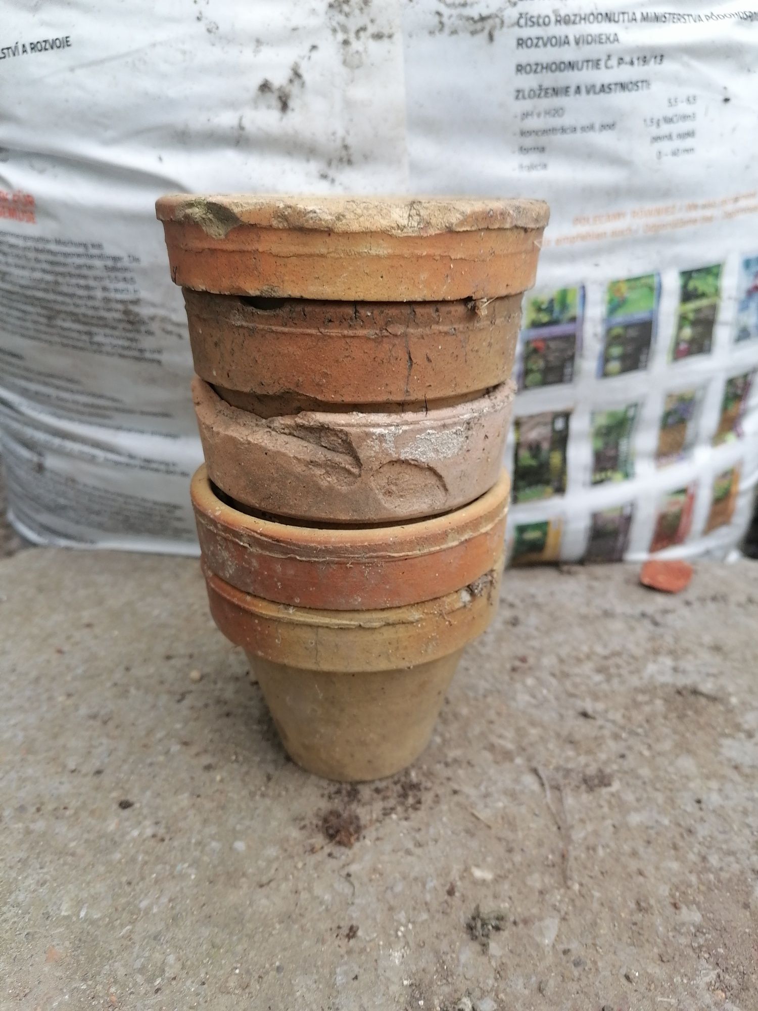 Doniczki gliniane do 100 sztuk średnica od 8cm do 13