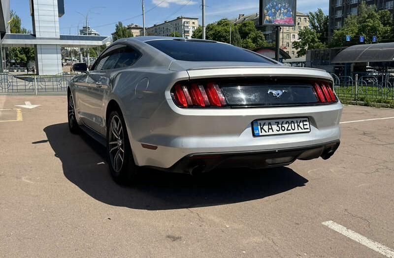 Ford Mustang 2016 року