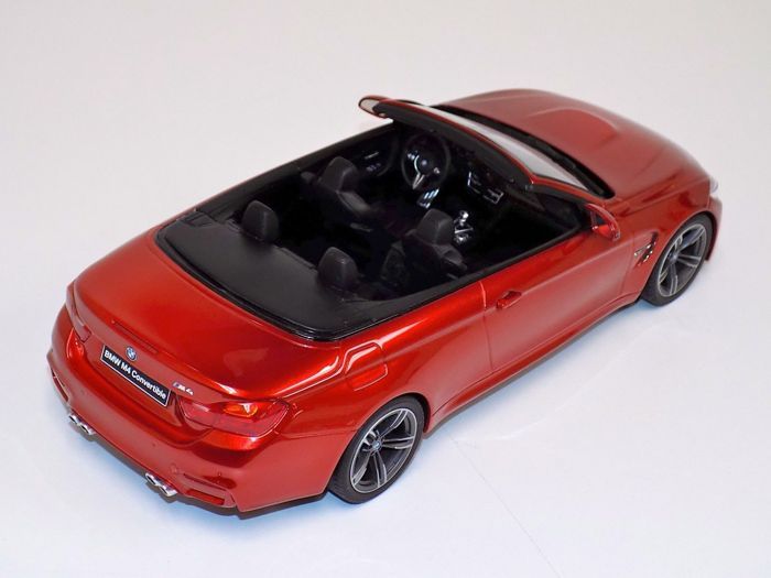 Miniatura GT Spirit 1/18 BMW M4 (F83) Cabriolet 2015