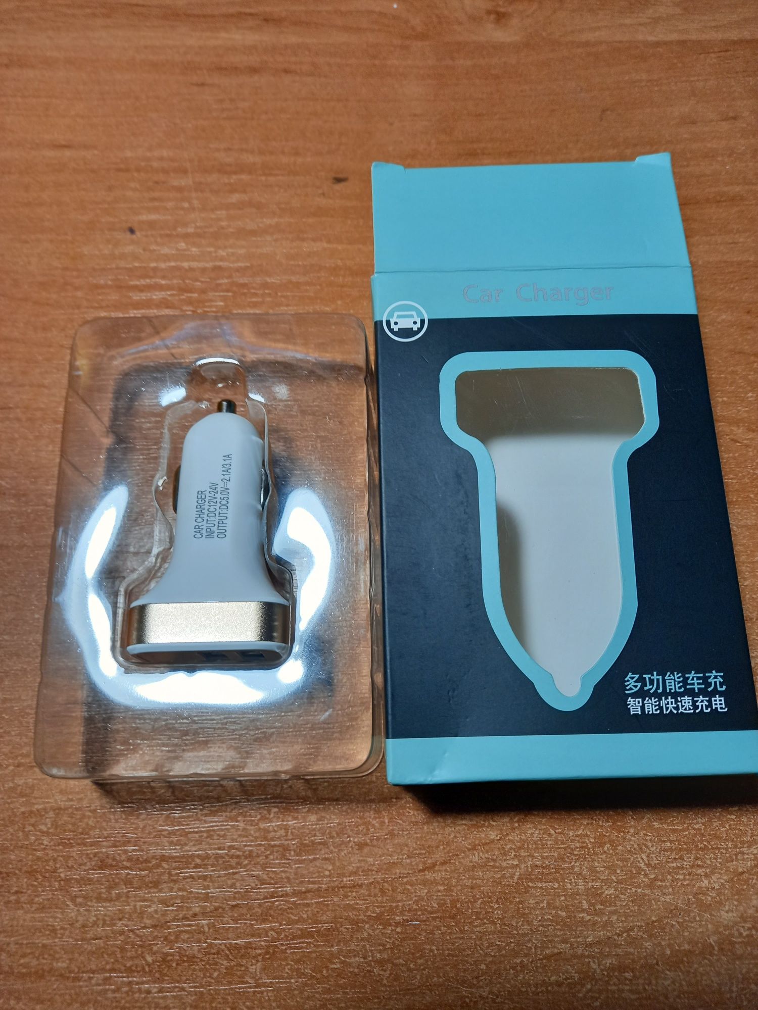 Зарядное 'USB 2 и трансмиттер