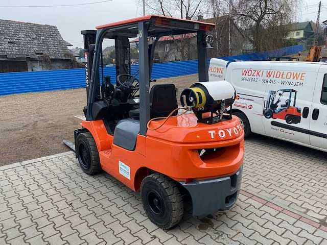Wózek widłowy Toyota 02-7FGF30, 3t, LPG, 2002r, Triplex 4,3m, Automat