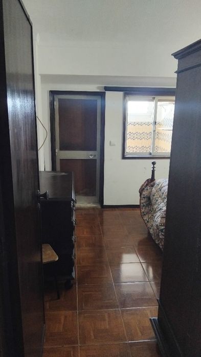 Quarto com escritorio