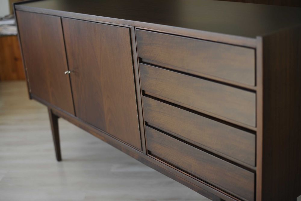 Komoda proj. S. Albrecht dla Bydgoskie Zakłady Drzewne