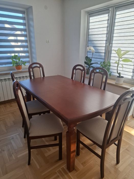 Do sprzedania stół z krzesłami