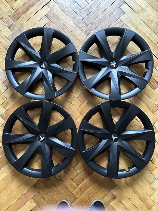 Ковпаки Tesla model Y