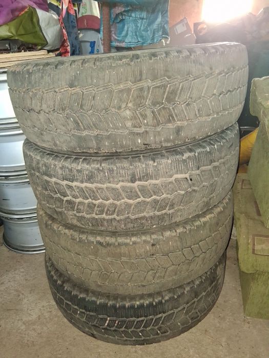 Opony zimowe 225/70R15