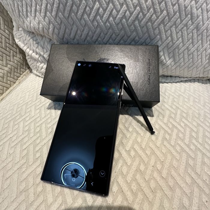 Samsung S22ULTRA 512 GB z dwoma ładowarkami indukcyjnymi i zegarkiem