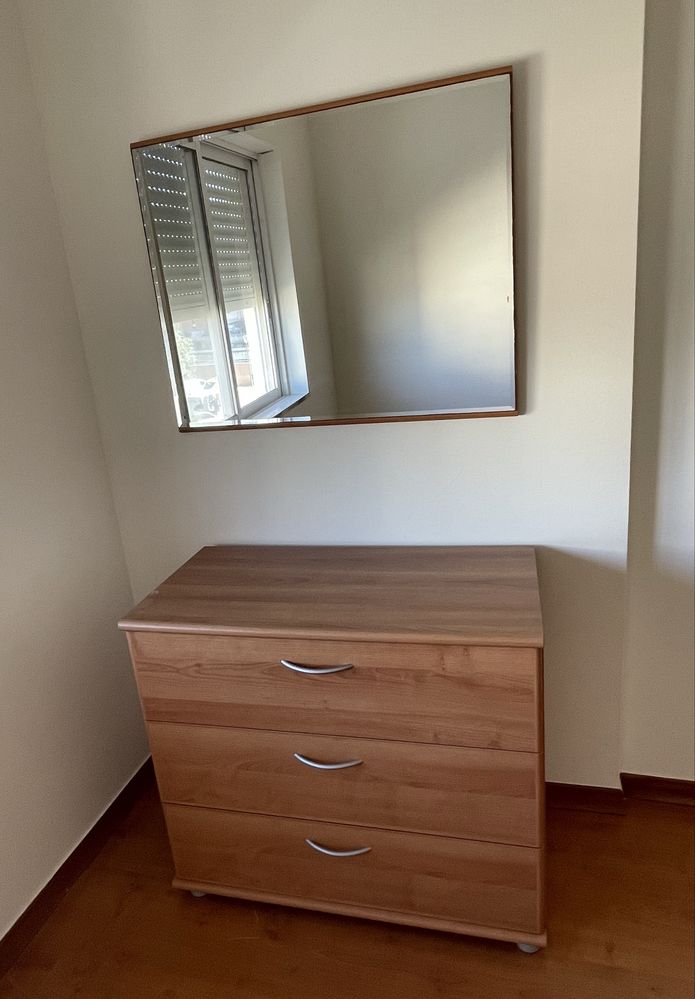 Mobilia de Quarto - cama com colchão mesas cabeceira, comoda e espelho