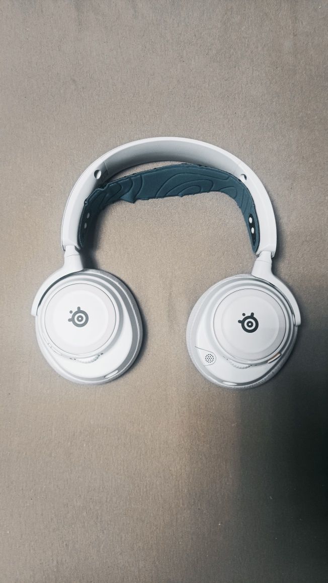 Навушники Steelseries arctis nova 7p.