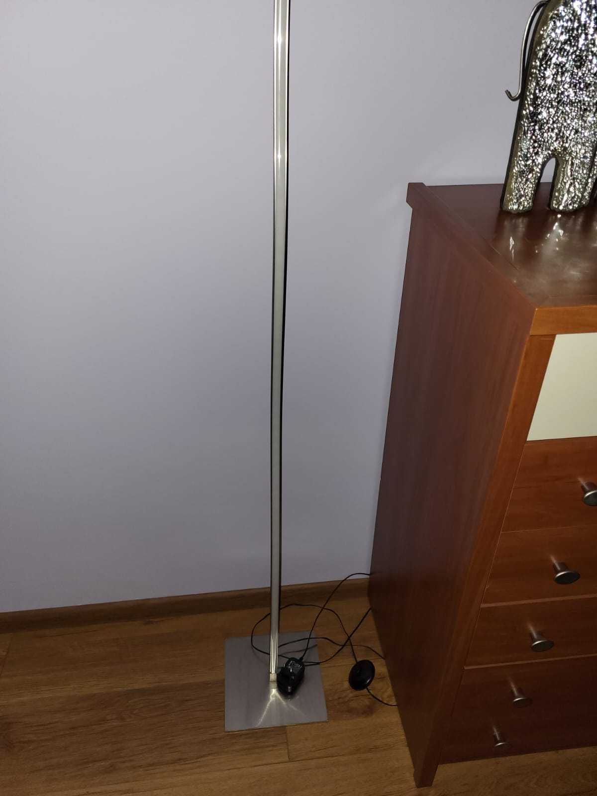 Lampa podłogowa LED