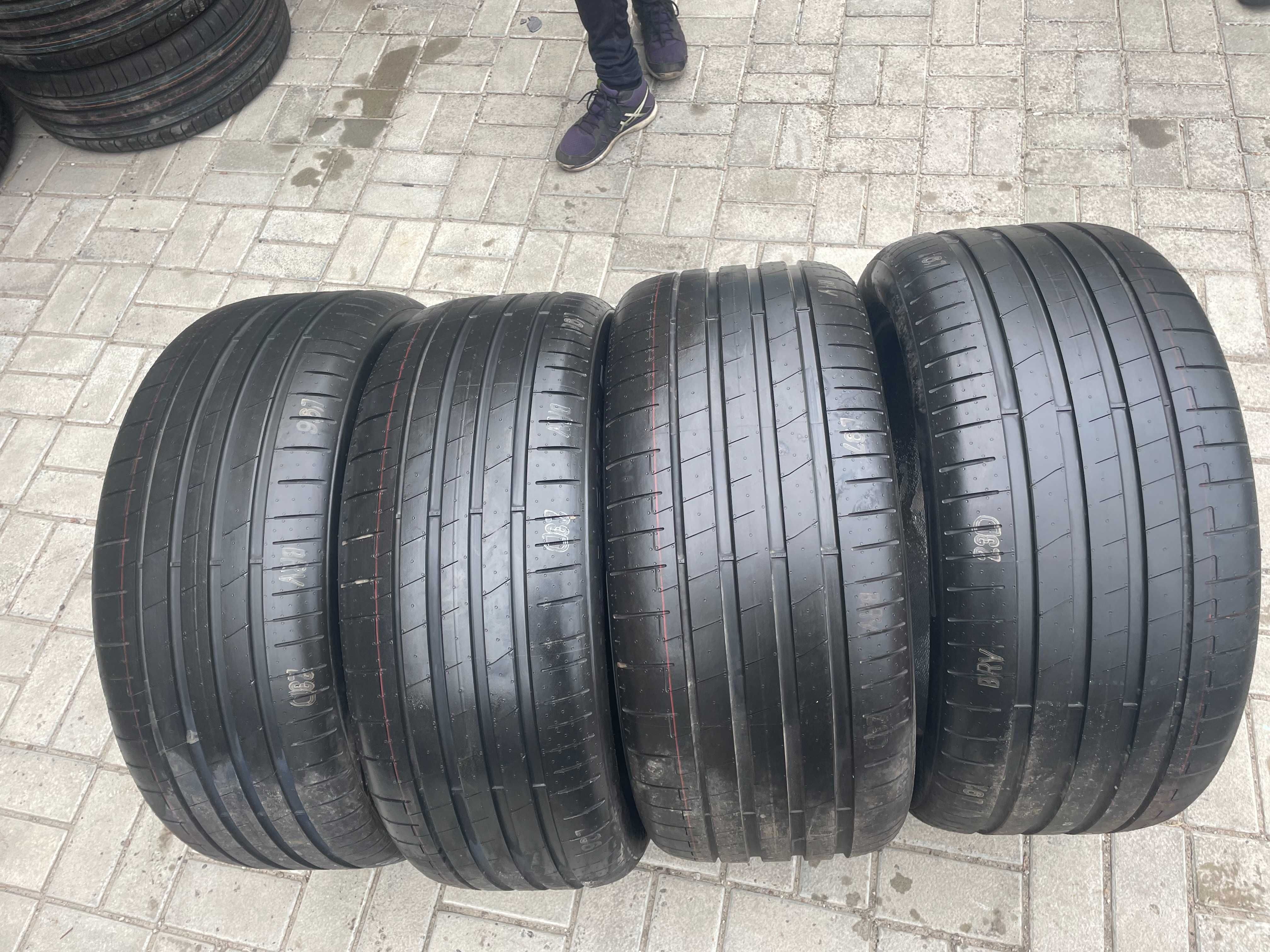 Шины разноширокие 285/40/20 255/45/20 PIRELLI  Pzero E *