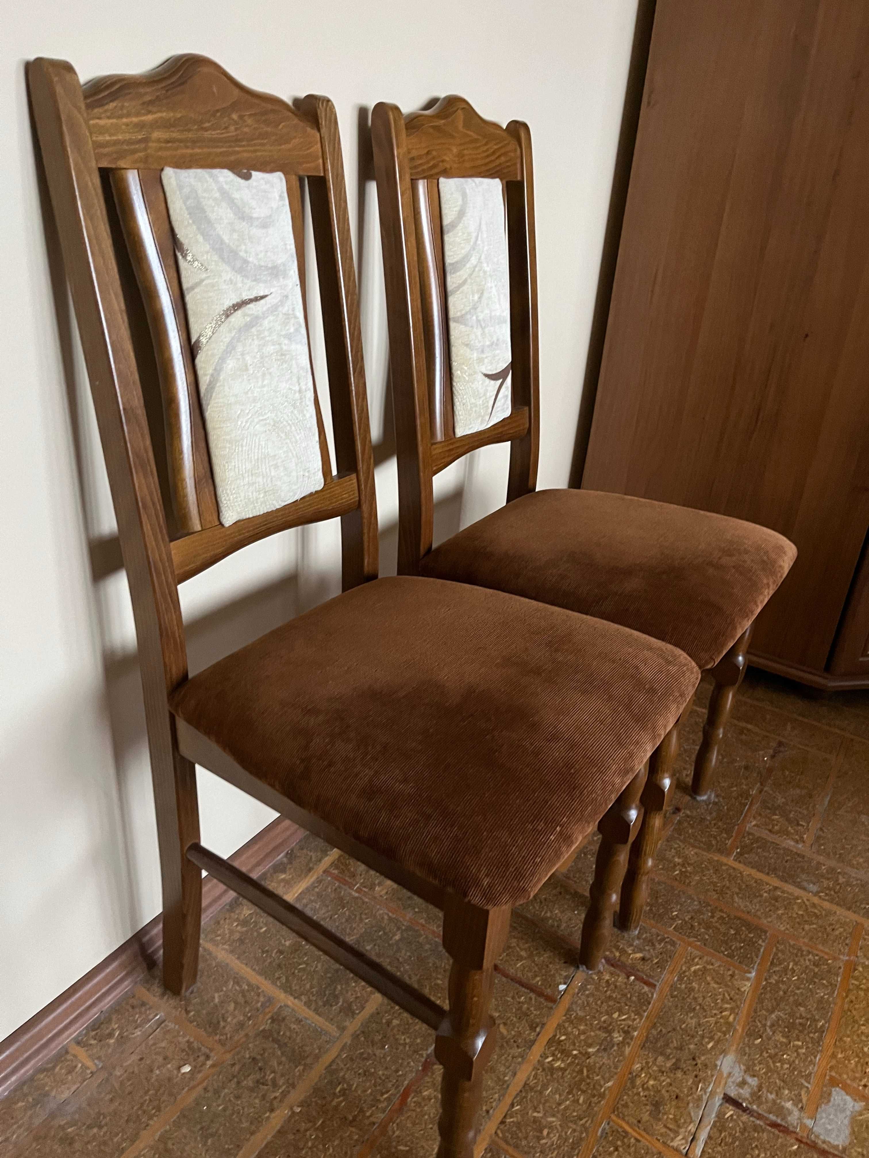 Krzesła drewniane 6 sztuk, wygodne, dobry stan