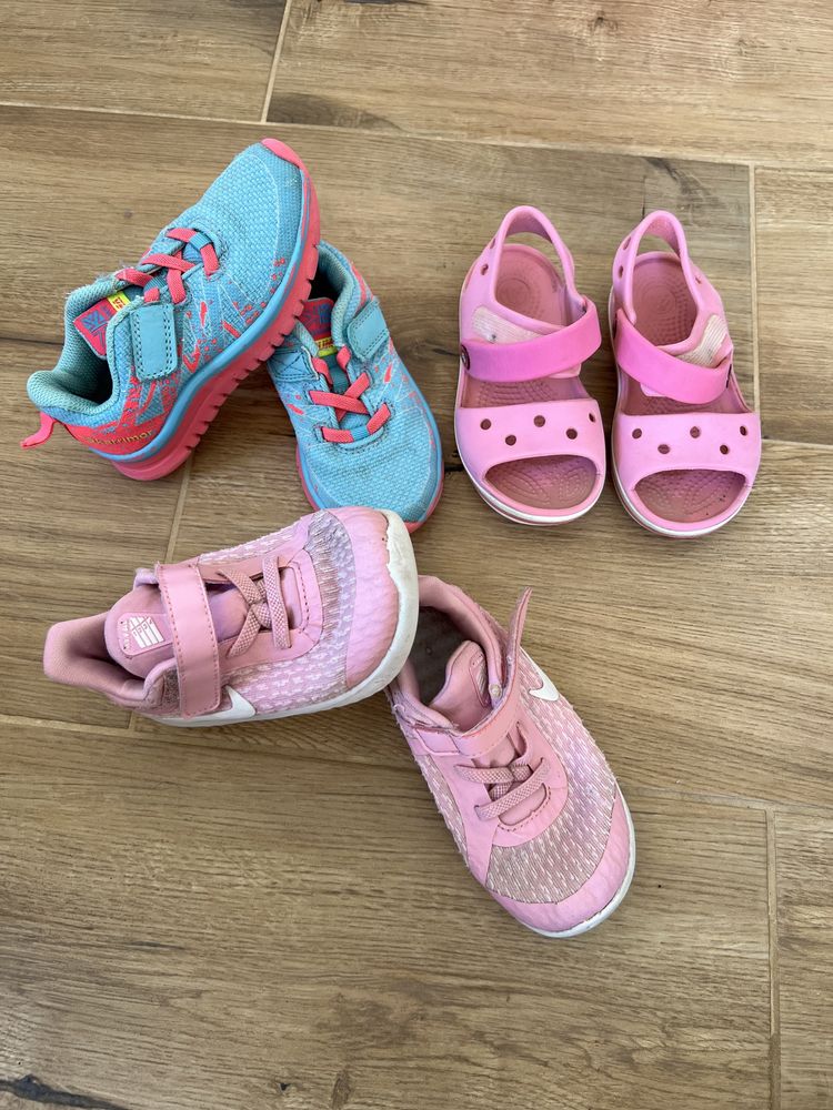 Взуття дитяче кросівки, сандалі crocs