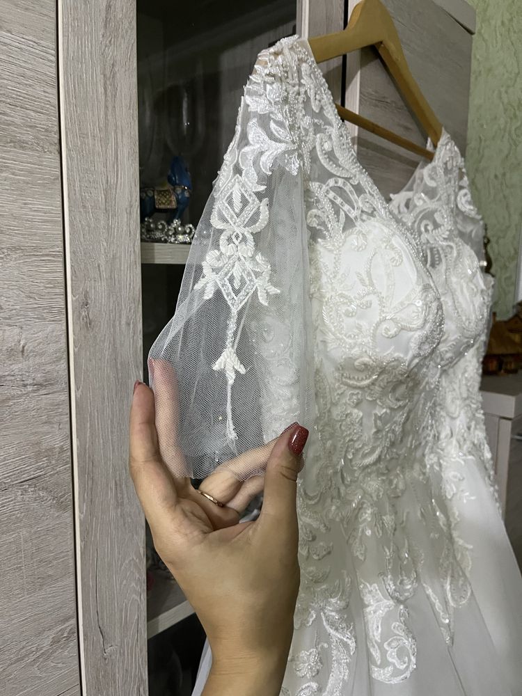 Весільна сукня 52 розміру (2-3XL)