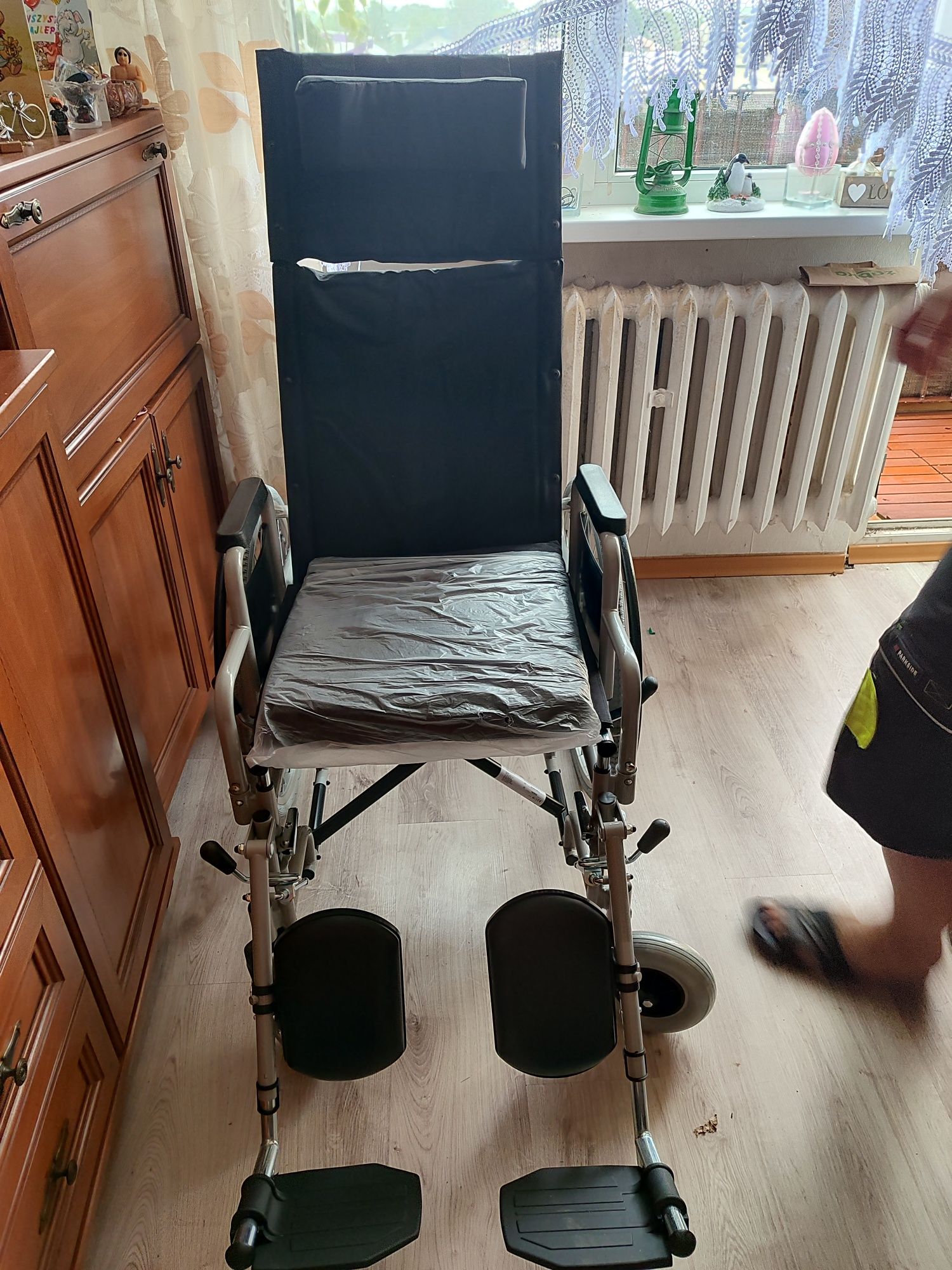 Wózek inwalidzki standardowy leżakowy