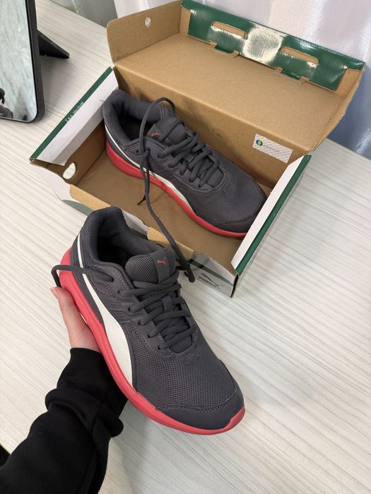 Нові кросівки PUMA