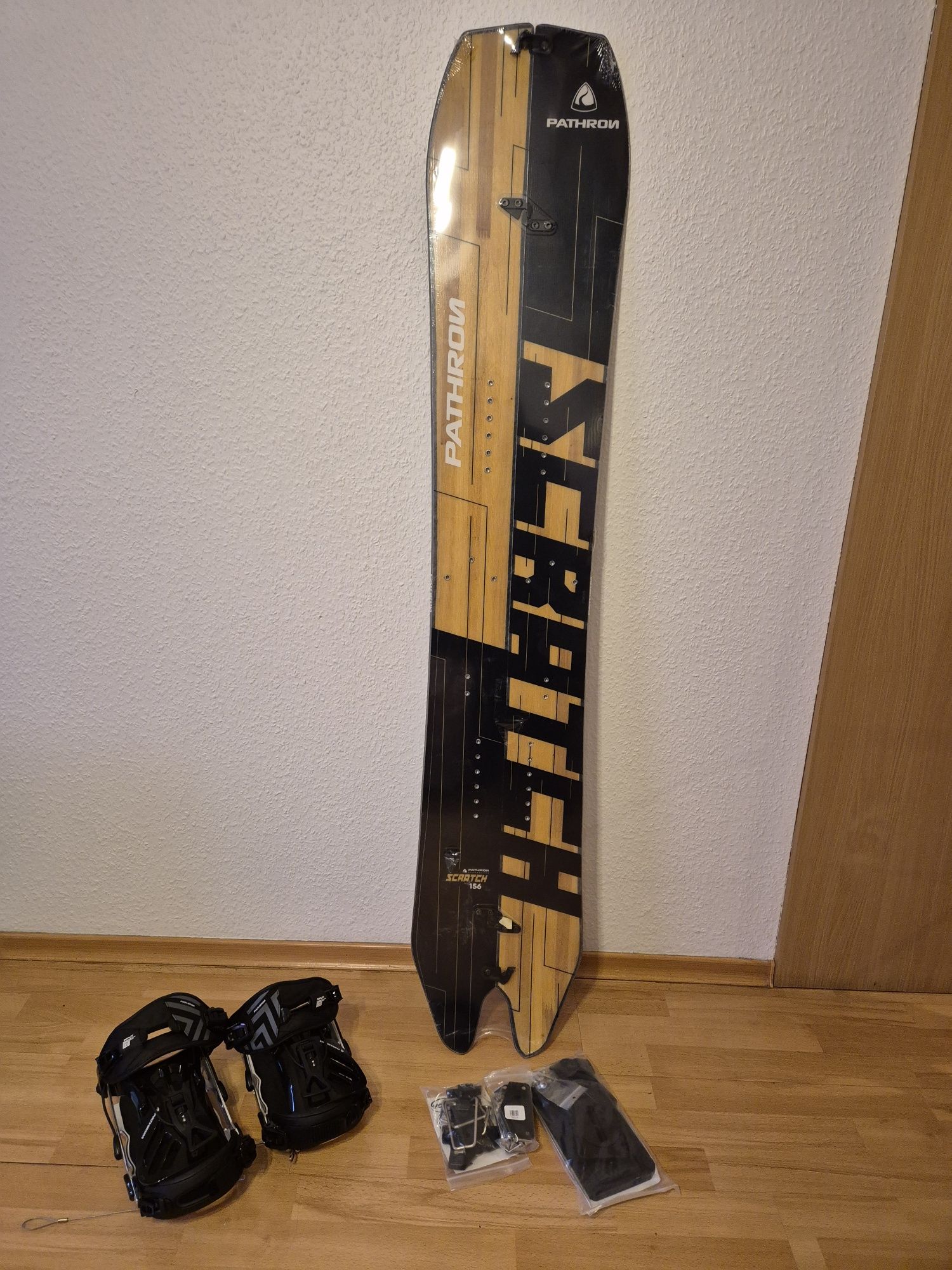 Splitboard Pathron Scratch Split 156cm

+ wiązania Pathron GT Alu Spli