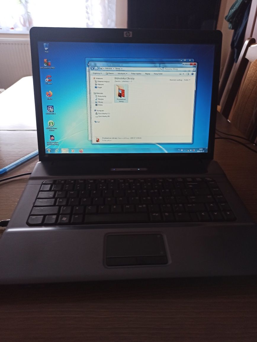 Laptop hp 550 z ładowarką