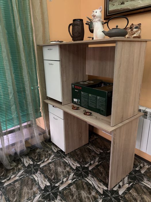 Офисные столы б/у дефекты видны на фото