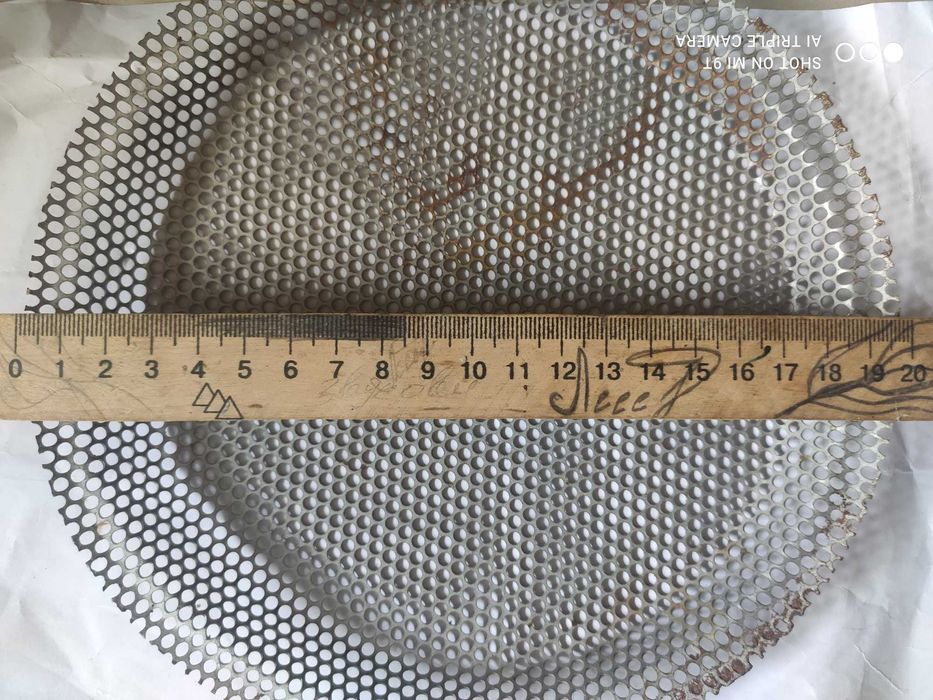 Пара сеток от советских колонок