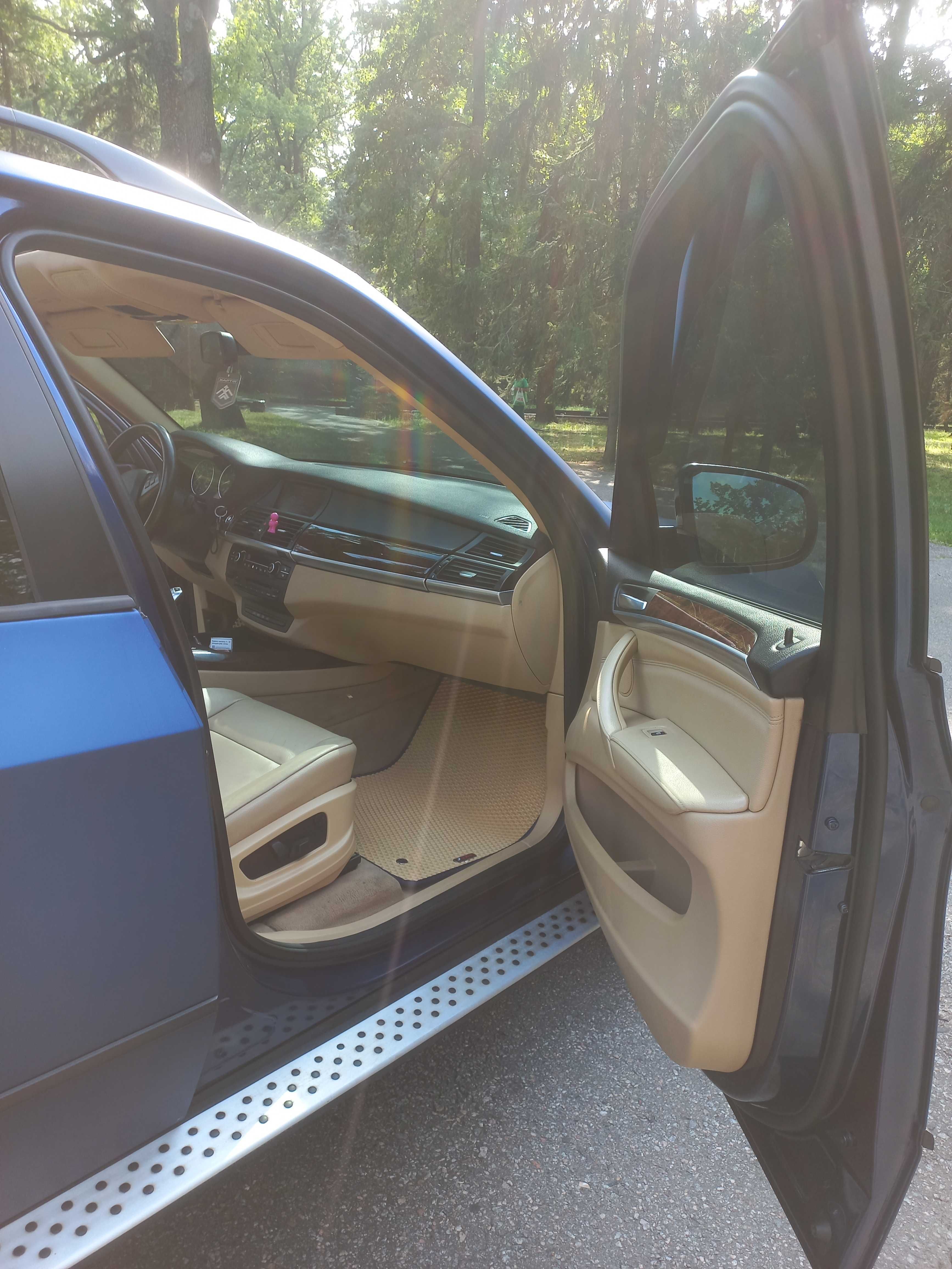 Авто BMW X5 E70 Америка