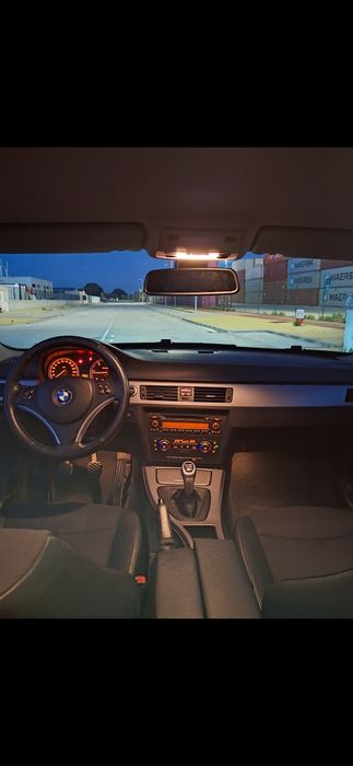 BMW E91 320D Touring Pack M

2.0 177cv Cx.Manual 6v

Ano/mês 2008/02