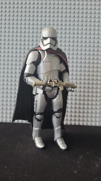 Star wars Black series Kapitan phasma.