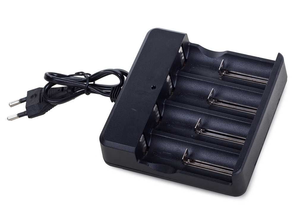 Ładowarka do ogniw akumulatorów 4x 18650 dioda LED