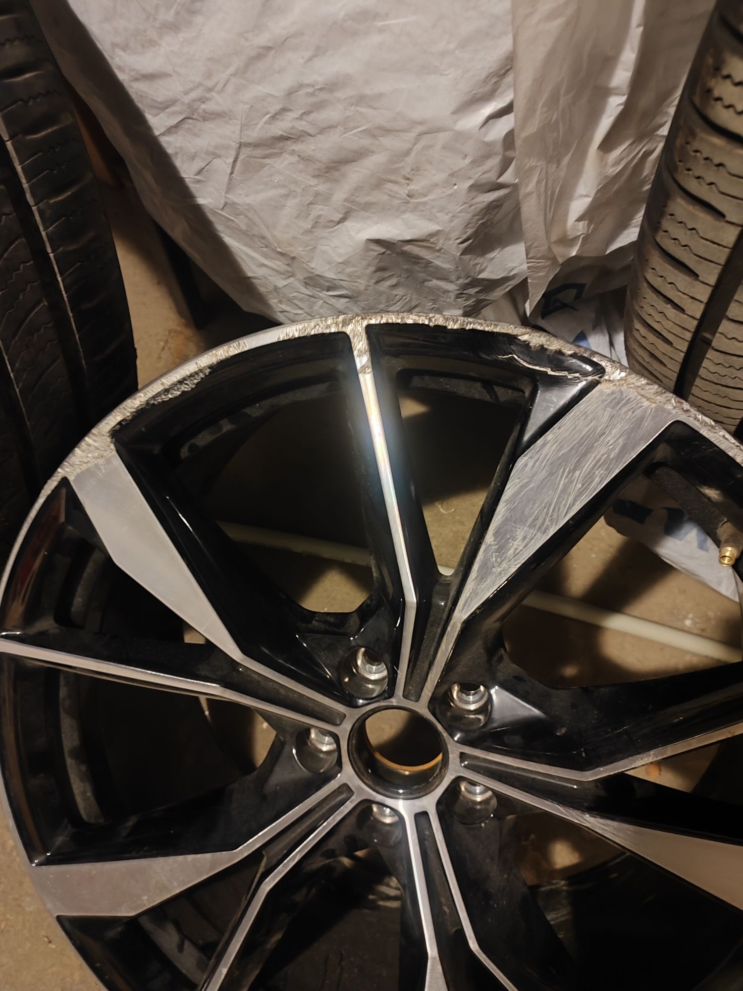 Диски Tiguan R 20" 5NA601025AH 5x112 et38