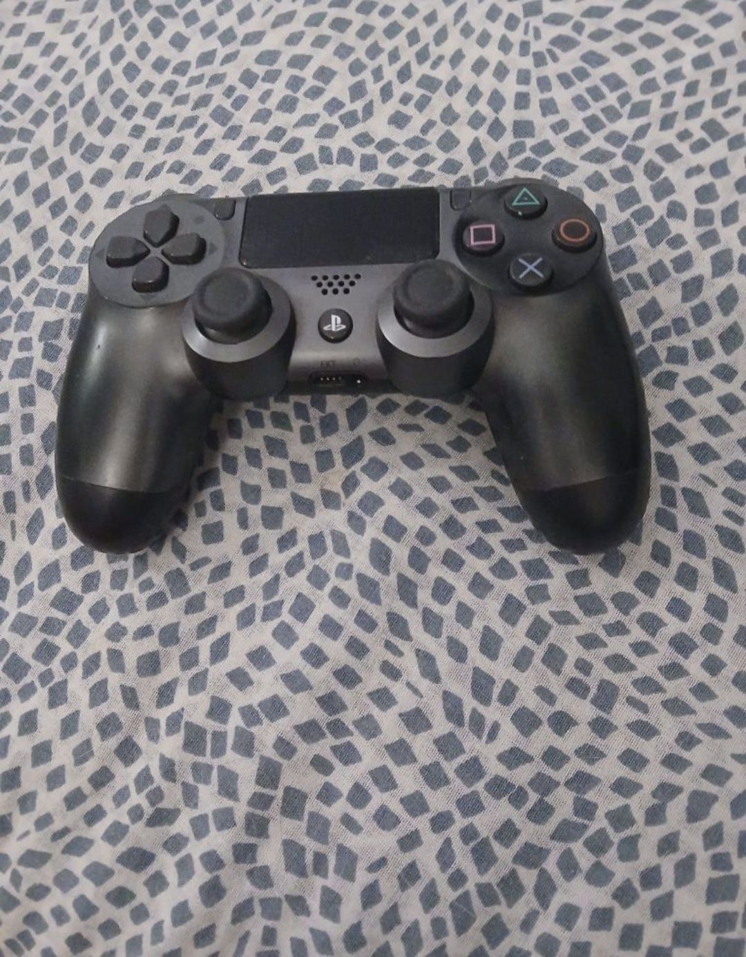 Ps4 com 5 jogos incluídos