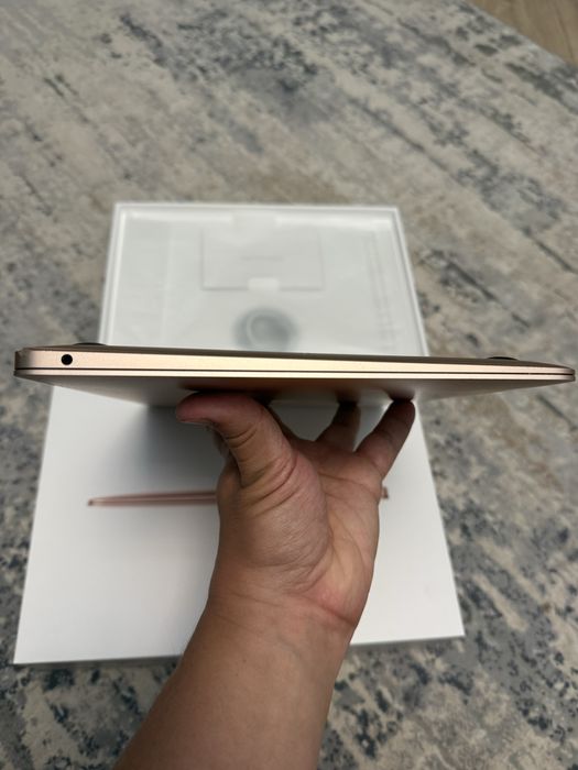 MacBook Air 2020 M1 8/256gb Gold