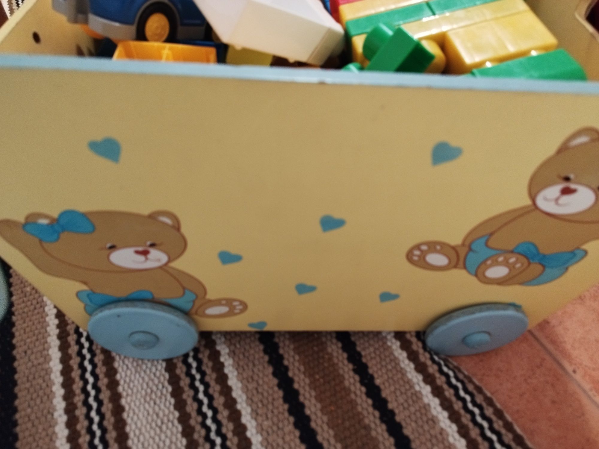 Caixa carrinho madeira / arrumação brinquedos