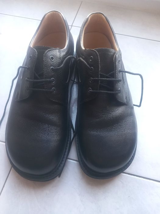 Sapatos ortopédicos novos