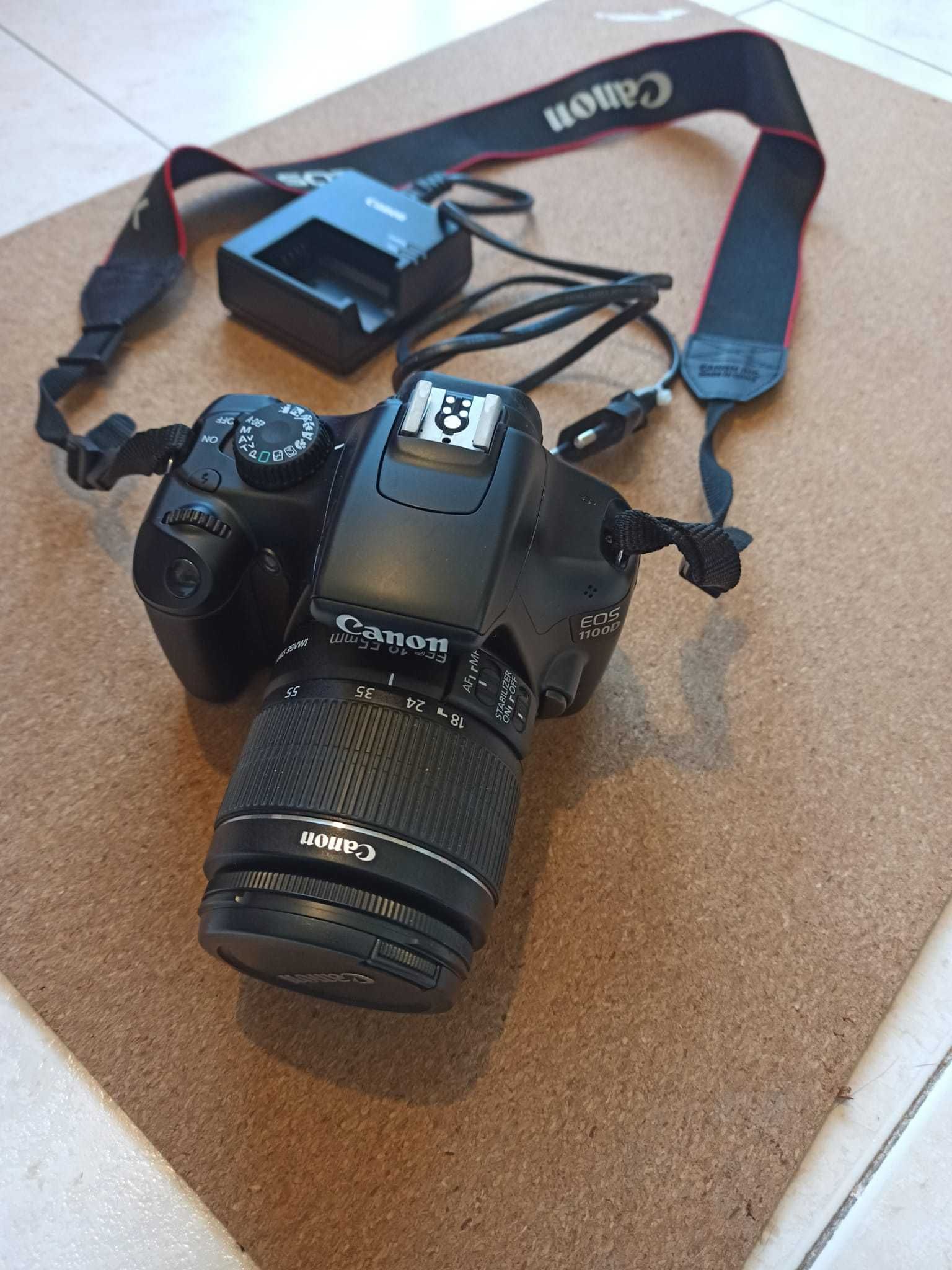 Máquina fotográfica Canon 1100D completa