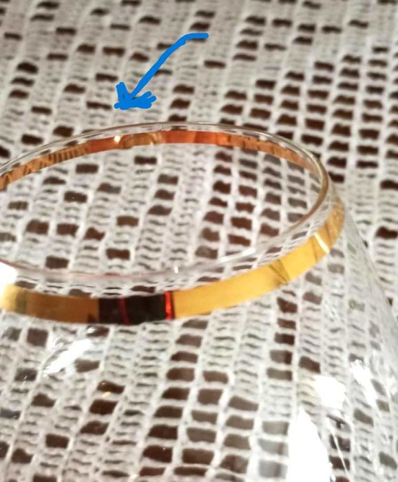 Kieliszki do koniaku, ze złotym brzegiem