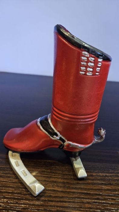 Stojak na długopisy dla kolekcjonerów i nie tylko