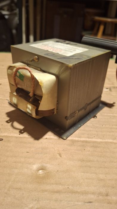 Transformator z mikrofalówki 800w