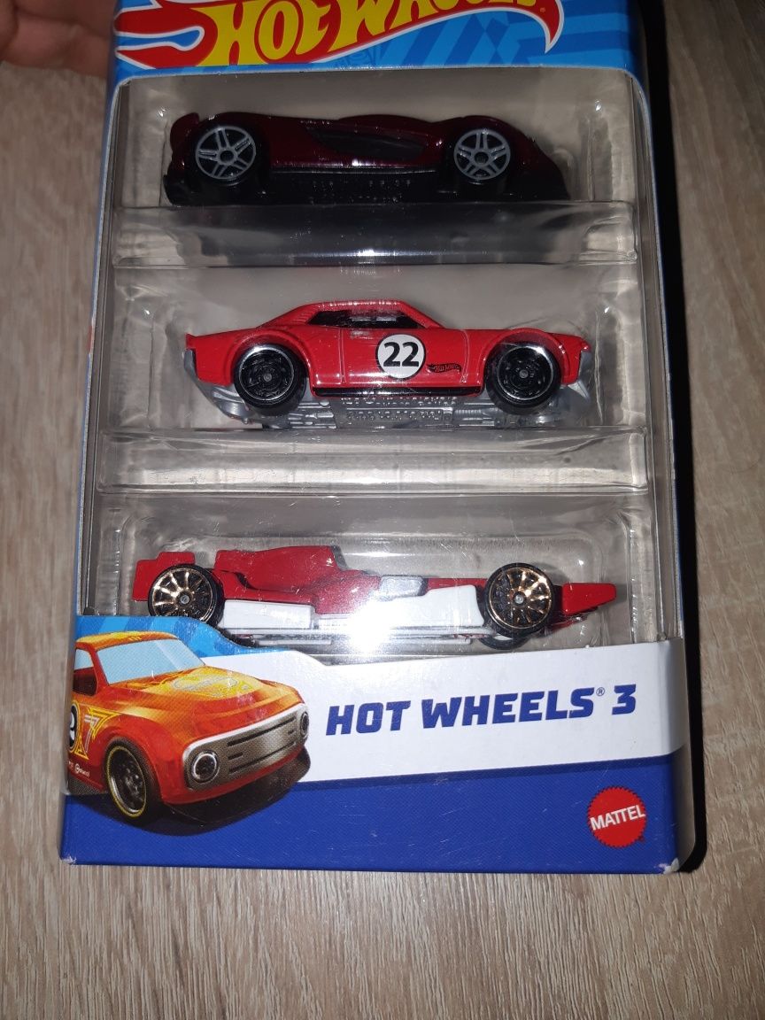 Autka hot wheels 3sztuki