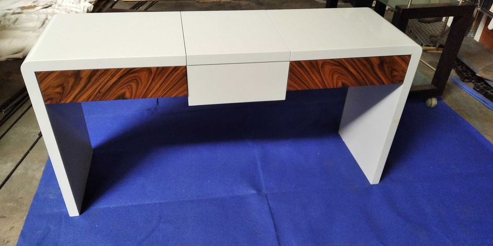 Móvel quarto com maquilhagem lacado aparador
