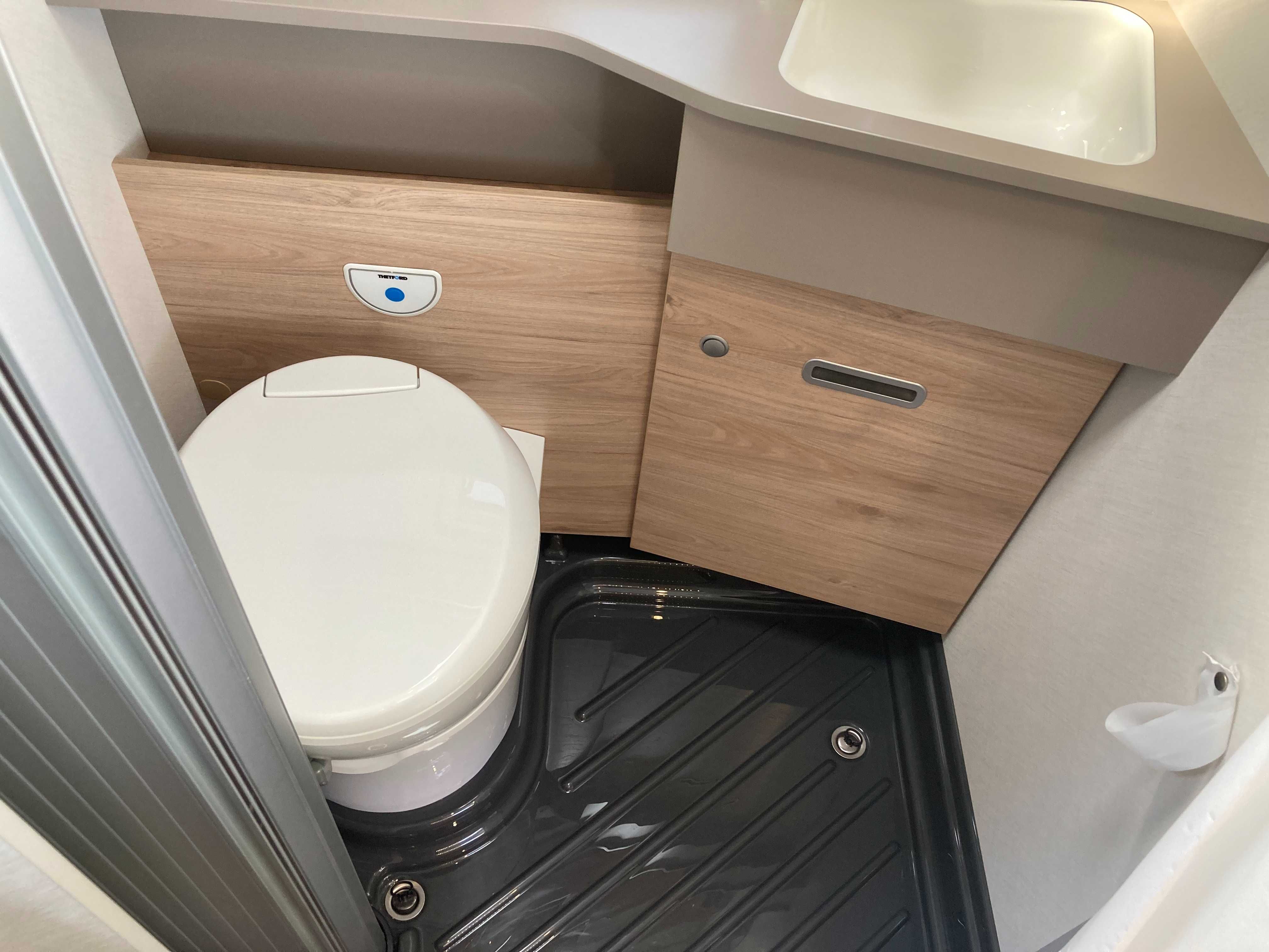 Fiat Ducato Dethleffs Globtrail 640 Adventage Kamper Campervan Camper