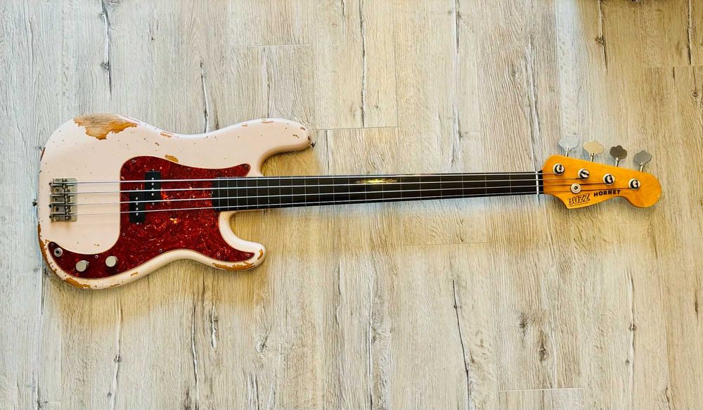 Gitara basowa Buzz Hornet Fretless - Restauracja Gitar