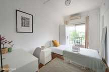 742815 - Quarto com cama de solteiro, com...