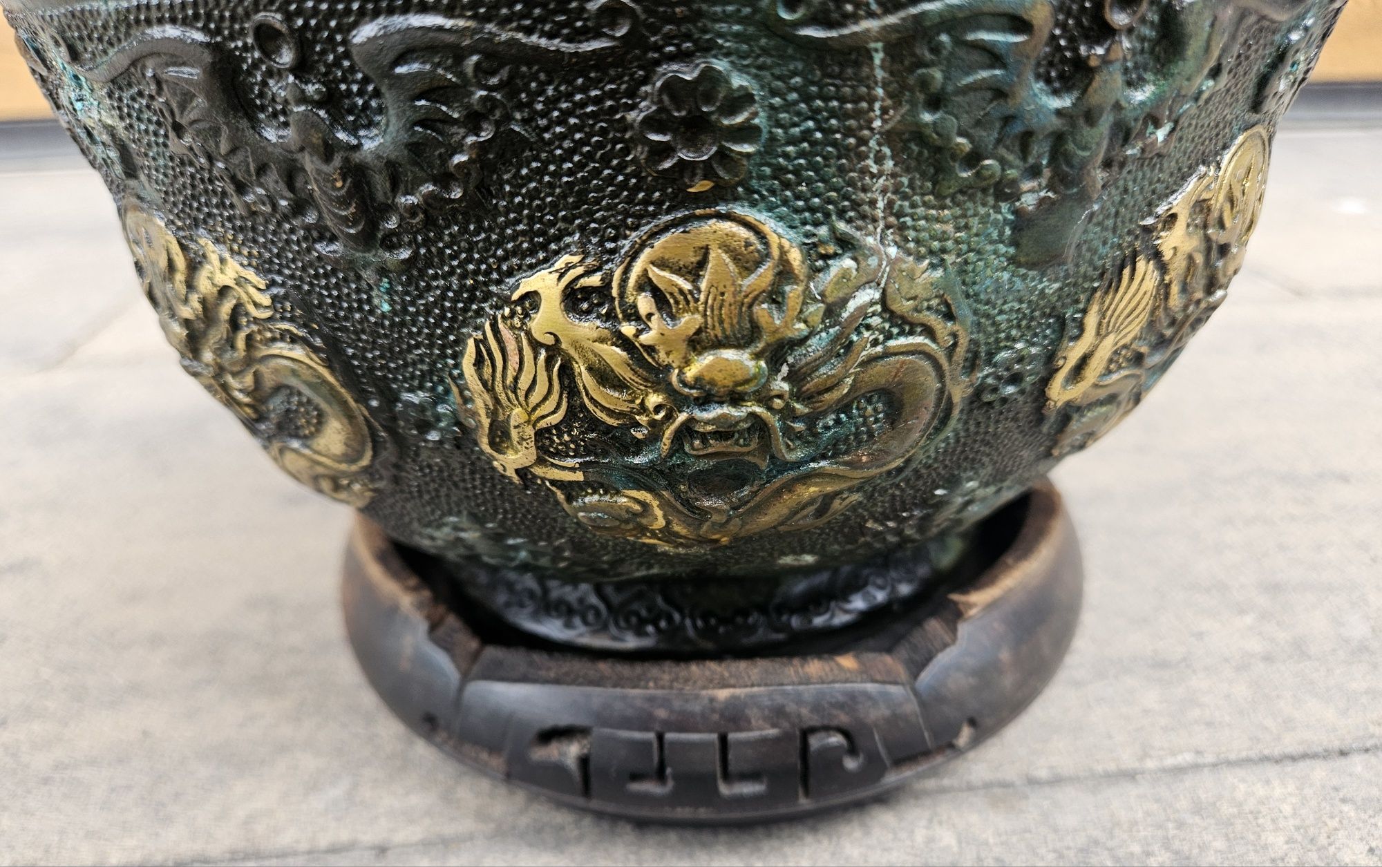 Symbol bogactwa figura z brązu