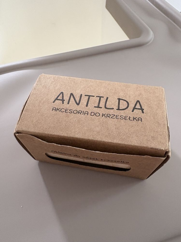 Antilop z podnozkiem