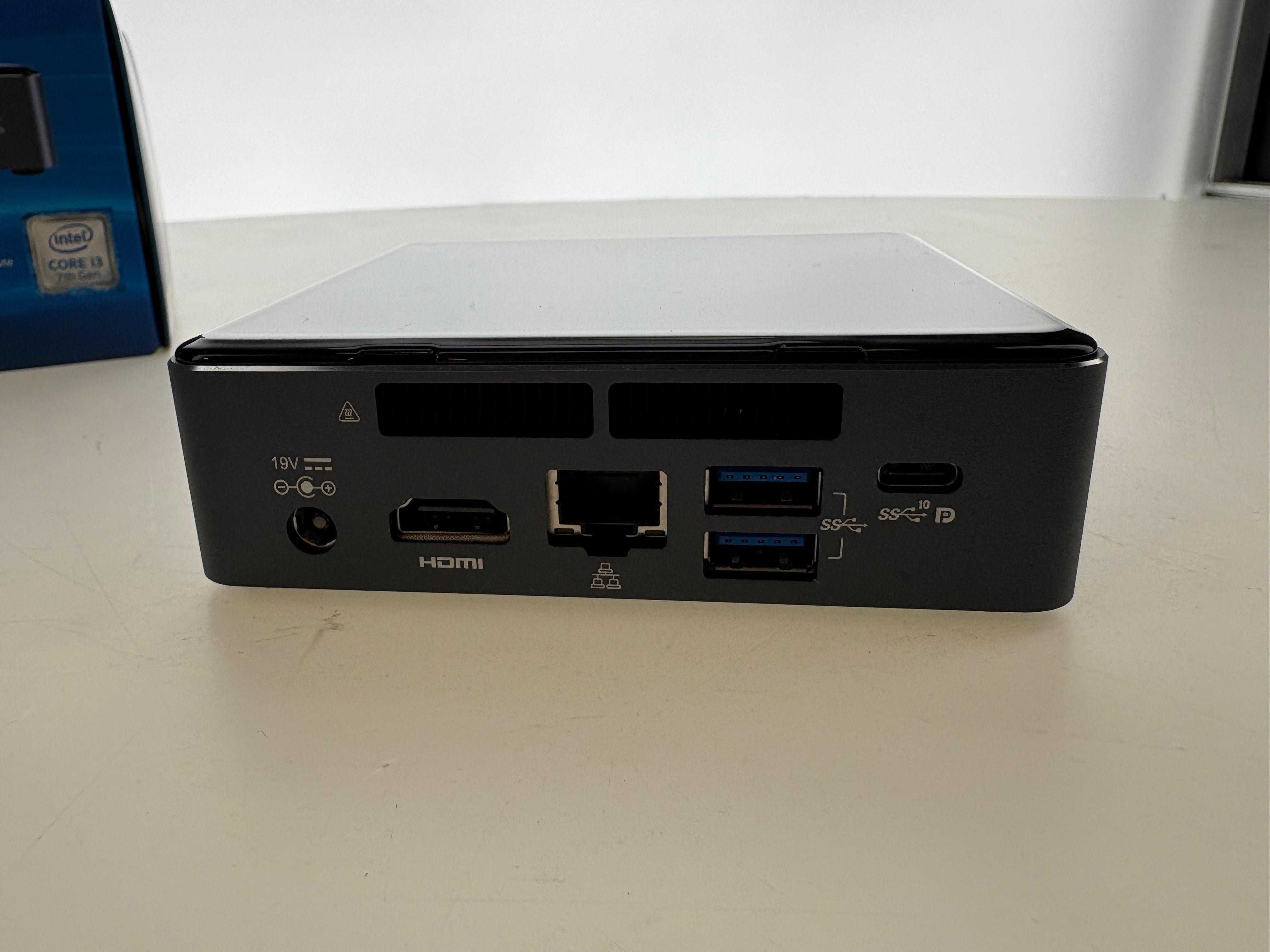Lenovo mini komputer  CPU i3-7100U CPU  2.40GHz,RAM: 4 GB, 256GB-NVM E