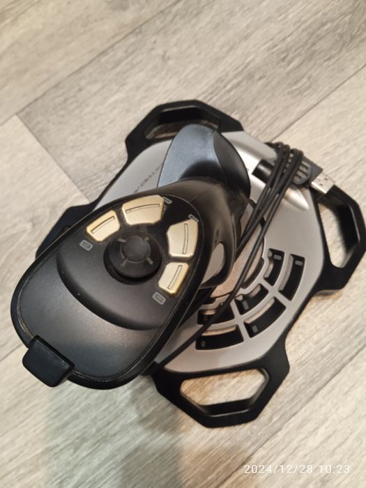 Продам ігровий джойстик .