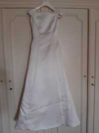Vestido de Noiva de Setim branco muito actual